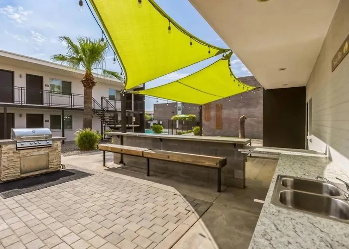 2b1b Location In Phx|pool|airport Phoenix